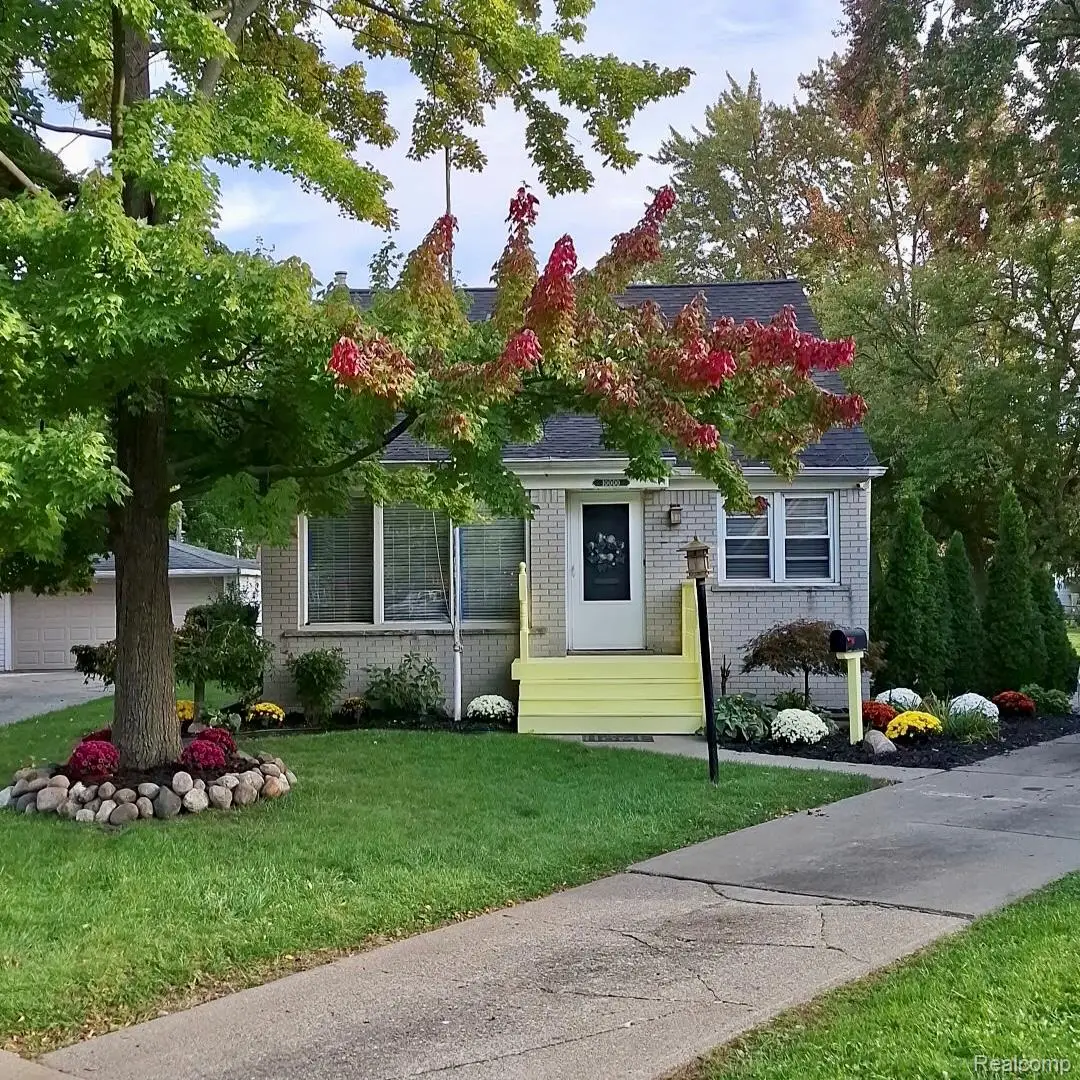 10000 Dixie, Redford, MI 48239 - #1