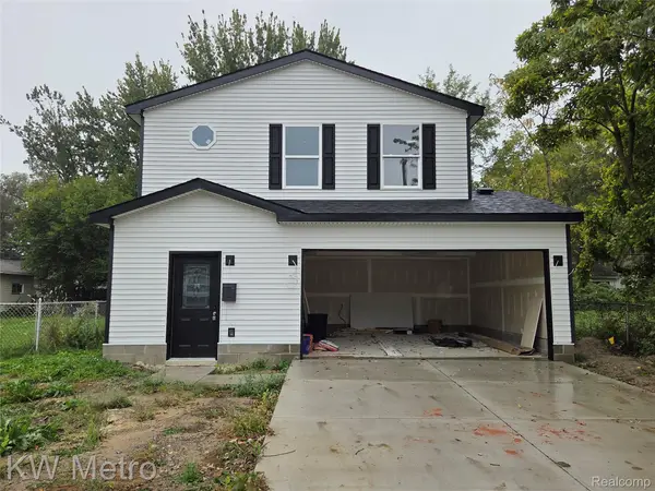 110 E COY AVE, HazelPark, MI 48030