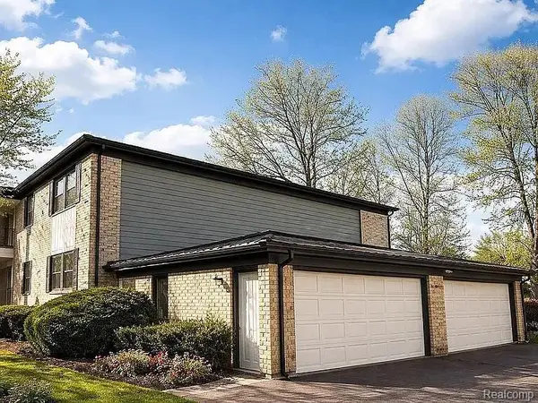 30050 Wildbrook DR  # 203, Southfield, MI 48034