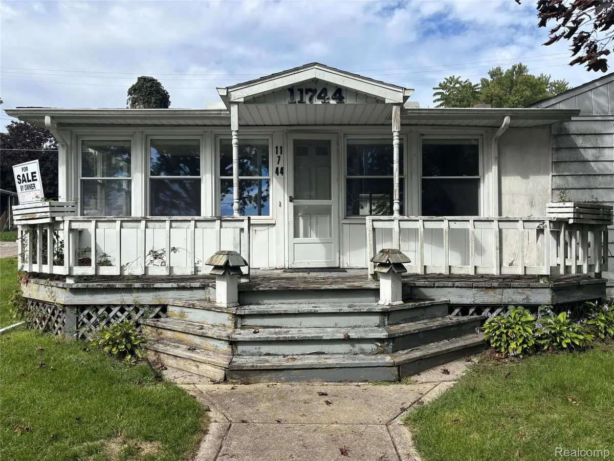 11744 Kenton DR, Whitmore Lake, MI 48189 - #1