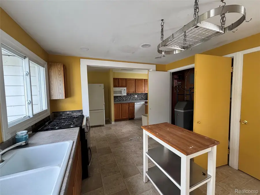 11744 Kenton DR, Whitmore Lake, MI 48189 - #3
