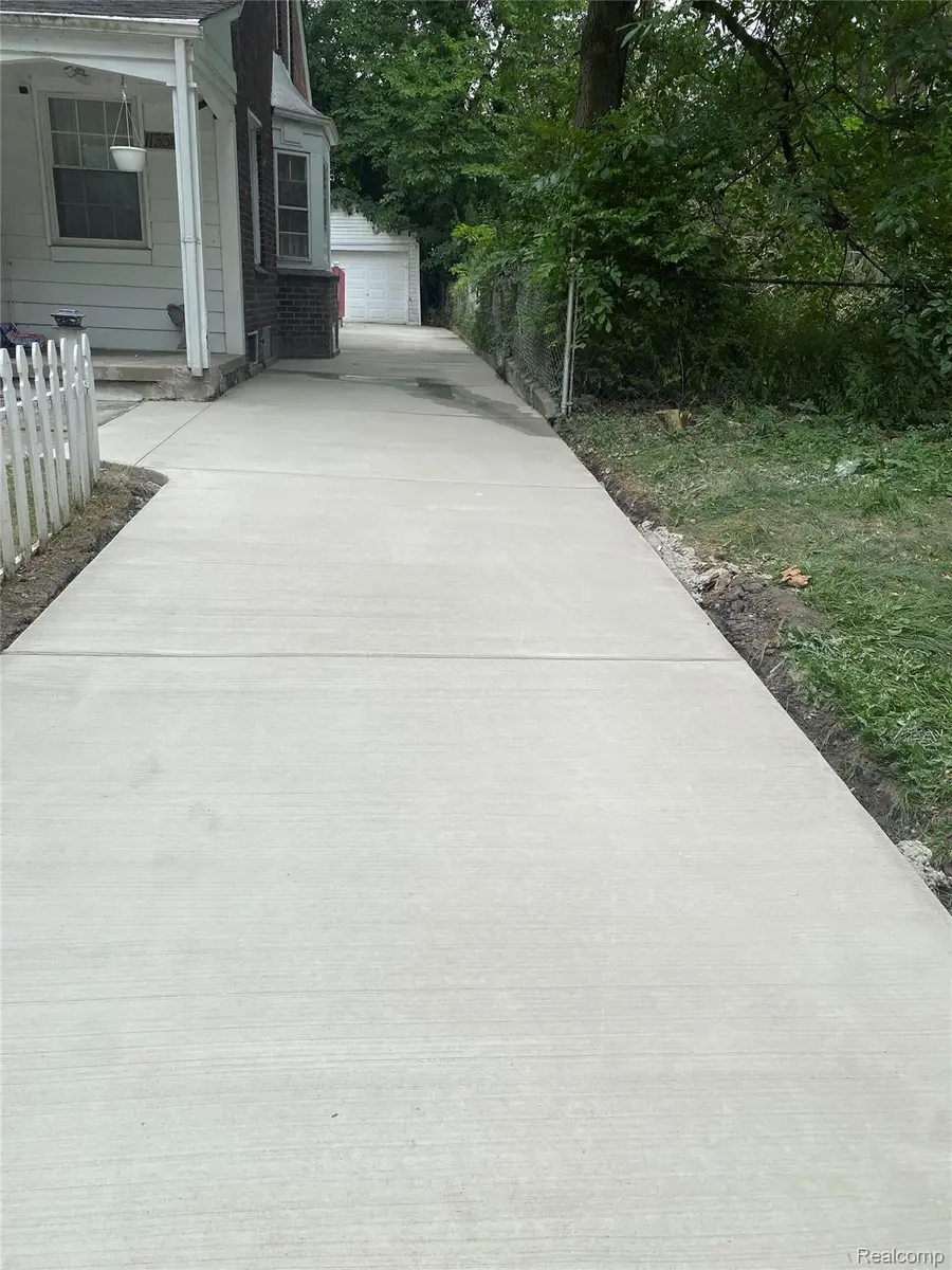 11334 Balfour RD, Detroit, MI 48224 - #3