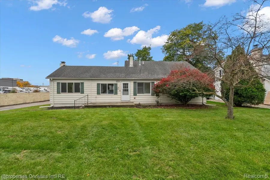 5674 Heathdale AVE, Warren, MI 48092 - #2