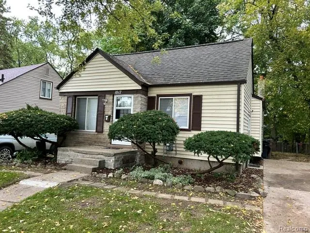 1017 Canterbury DR, Pontiac, MI 48341 - #3