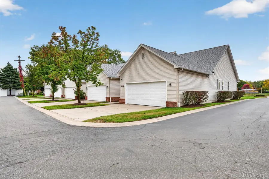 24777 Ashley CT, Redford, MI 48239 - #2