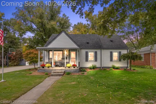935 Ottawa DR, RoyalOak, MI 48073