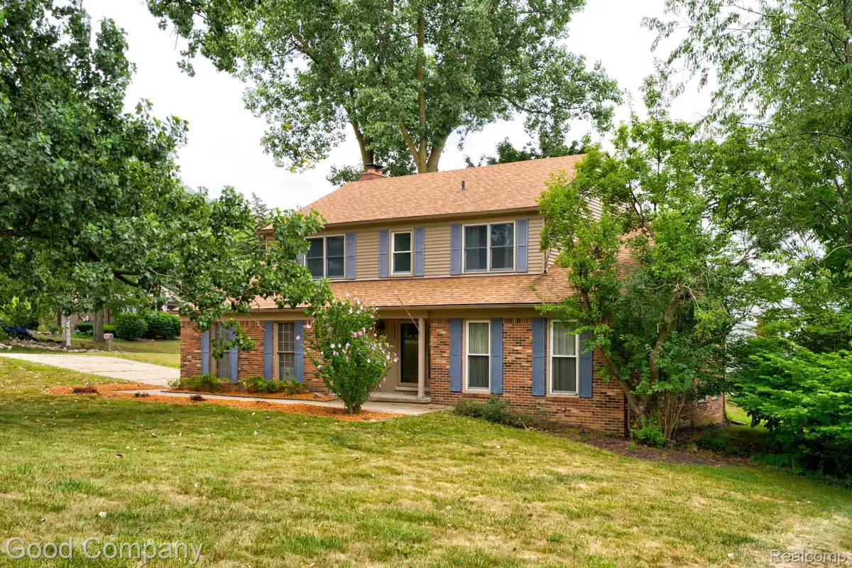 35868 Smithfield CT, Farmington, MI 48335 - #1