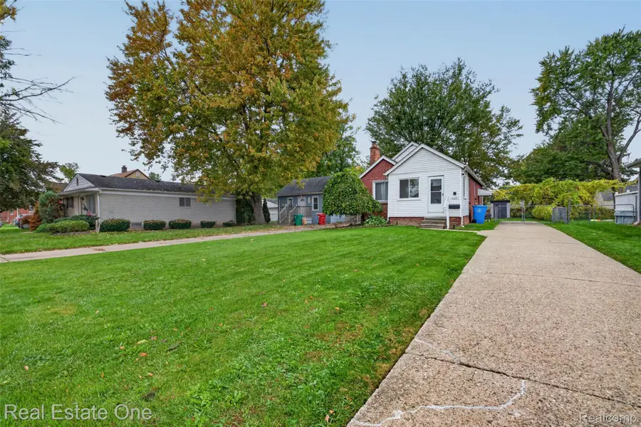 22457 Piper AVE W, Eastpointe, MI 48021 - #2