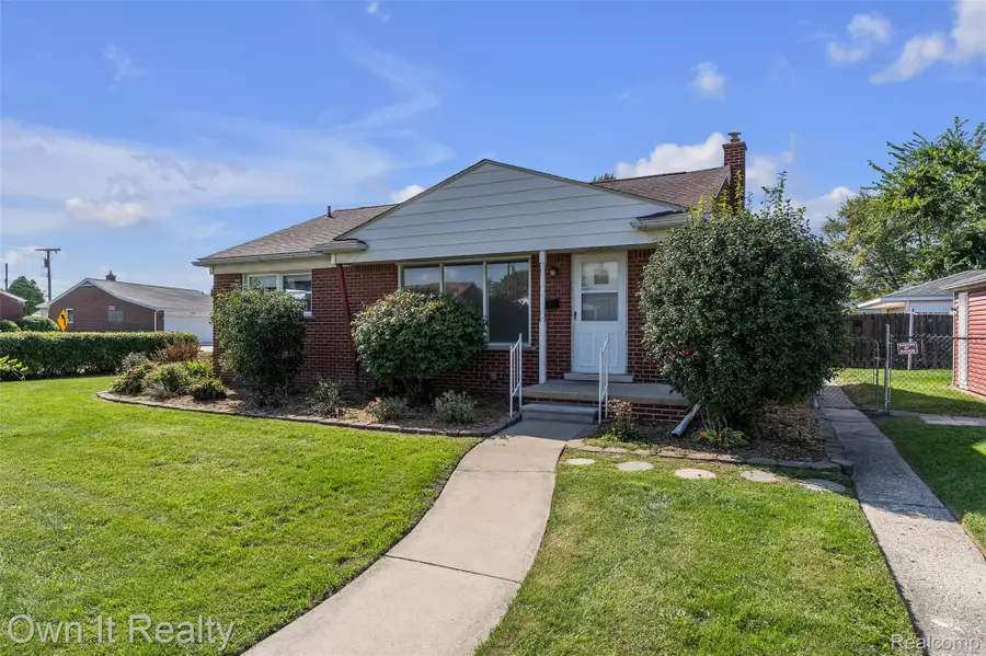 6725 Elizabeth ST, Garden City, MI 48135 - #2