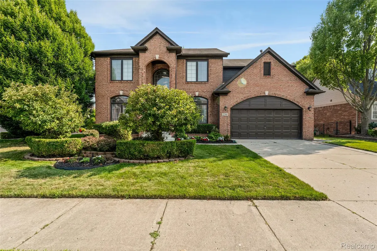 22344 Woodlake DR, Macomb, MI 48044 - #1