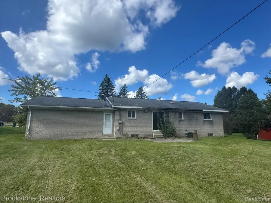 11732 Milford RD, Holly, MI 48442 - #2