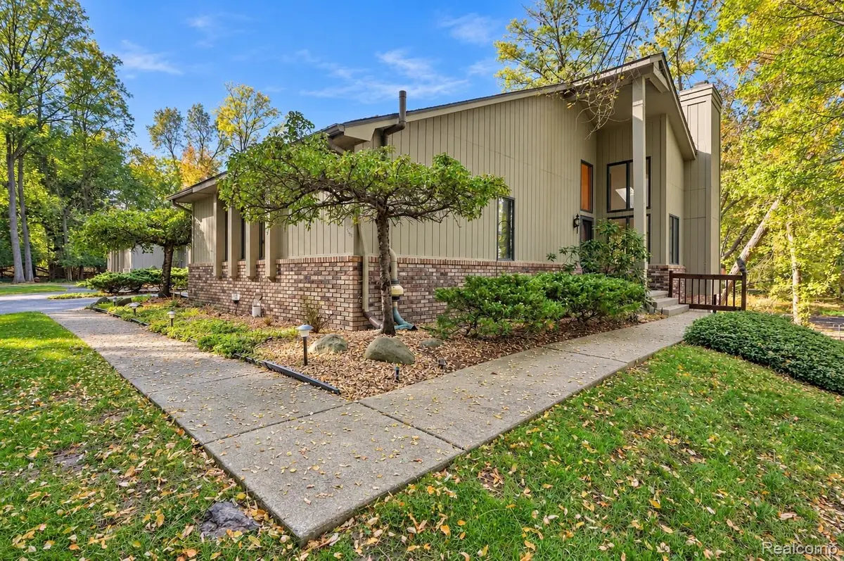 7550 Hemlock DR  # 5, West Bloomfield, MI 48324 - #1