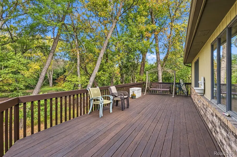 7550 Hemlock DR  # 5, West Bloomfield, MI 48324 - #2