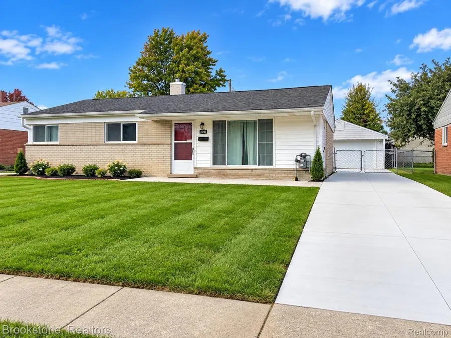 4701 Berwyn DR, Warren, MI 48092 - #3
