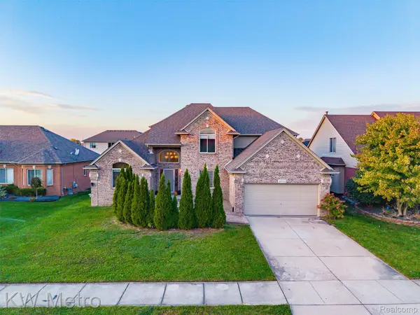 20735 Cheddleton DR, Macomb, MI 48044