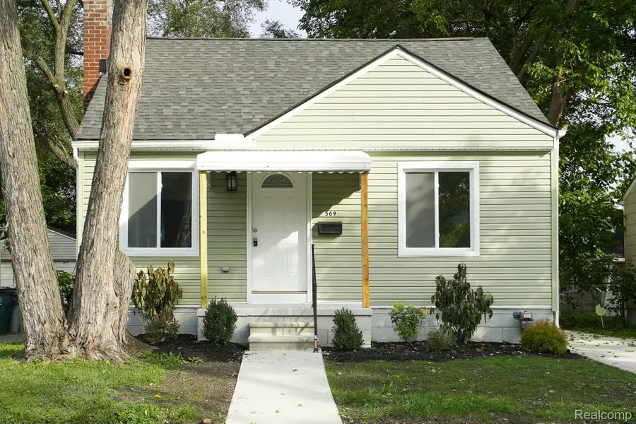 569 E Coy AVE, Hazel Park, MI 48030 - #2