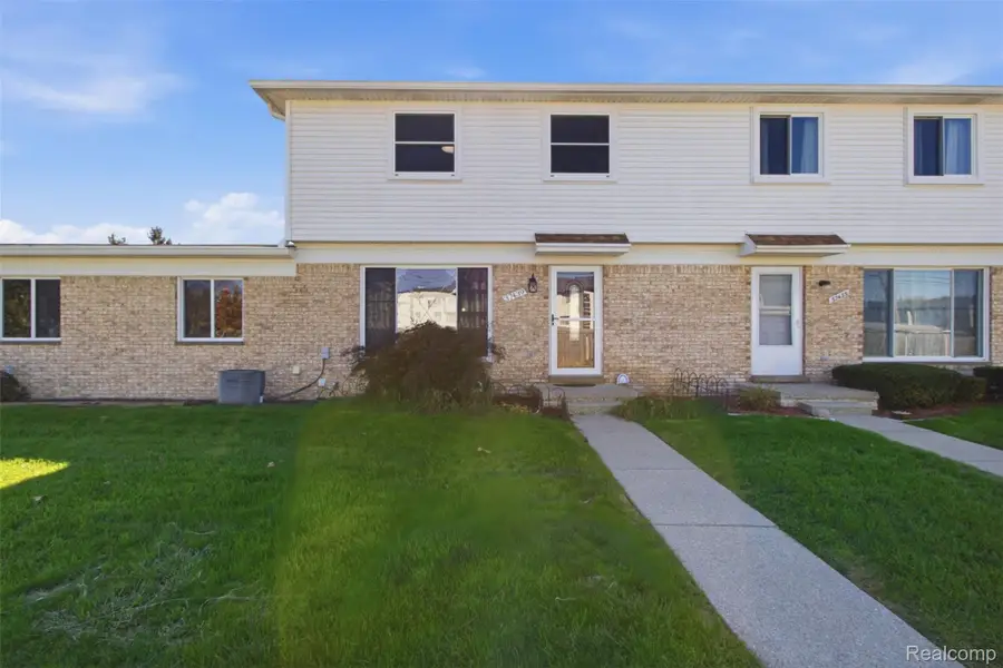 37439 Colonial DR, Westland, MI 48185 - #2
