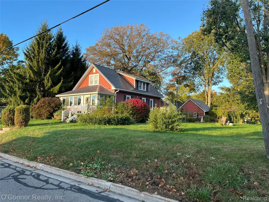 1504 S Riverside AVE, Saint Clair, MI 48079 - #2