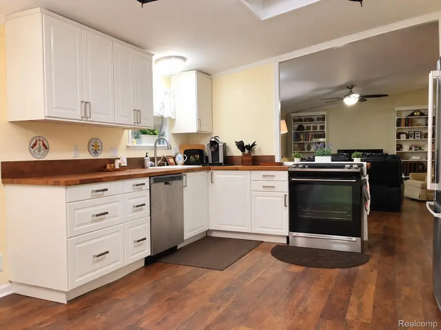 4481 Grape Vine DR, Howell, MI 48843 - #3