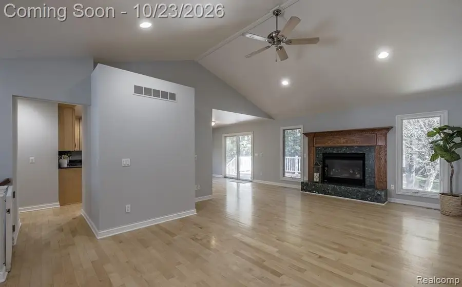 5690 White Lake RD, Clarkston, MI 48346 - #2