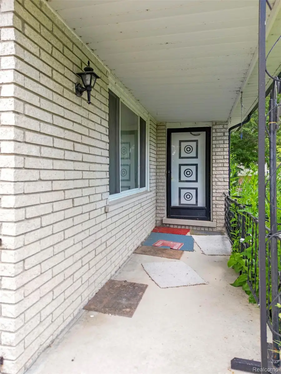 62101 Schoenherr RD, Washington, MI 48094 - #3