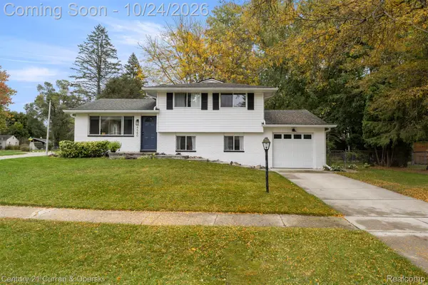 4580 Chadsworth ST, CommerceTwp, MI 48382