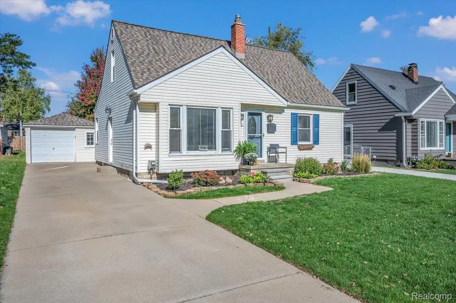 3136 Parker DR, Royal Oak, MI 48073 - #2