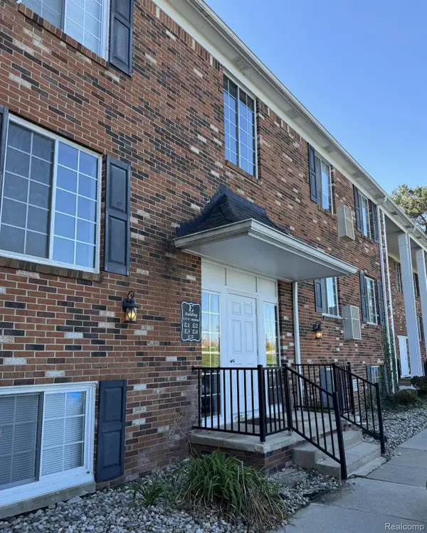515 Highland RD  # 3, Howell, MI 48843