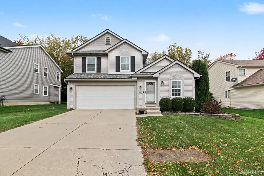 8585 Barrington DR, Ypsilanti, MI 48198 - #2