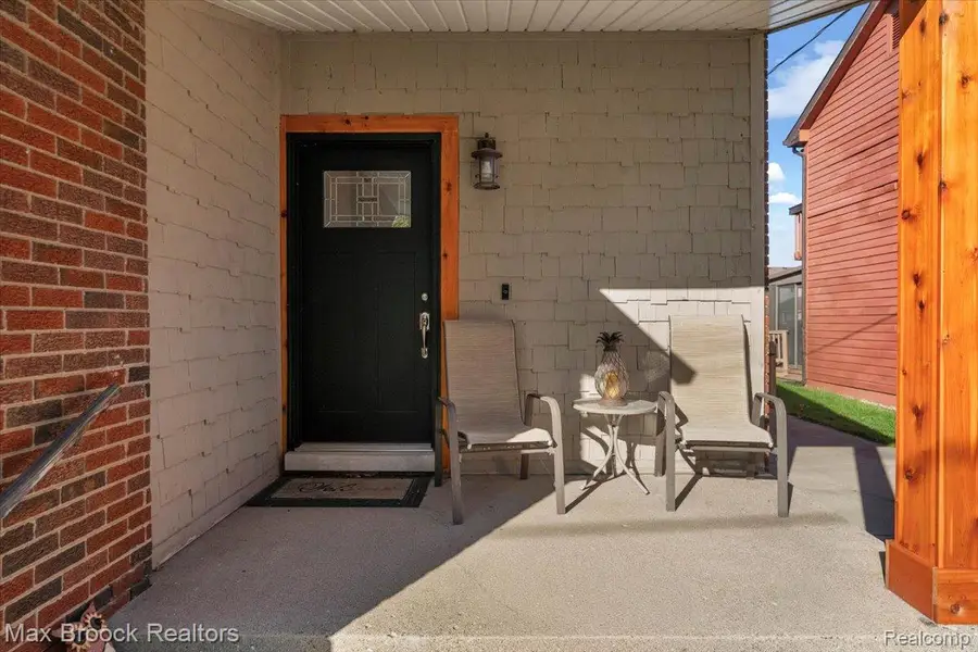 22461 Revere ST, Saint Clair Shores, MI 48080 - #3