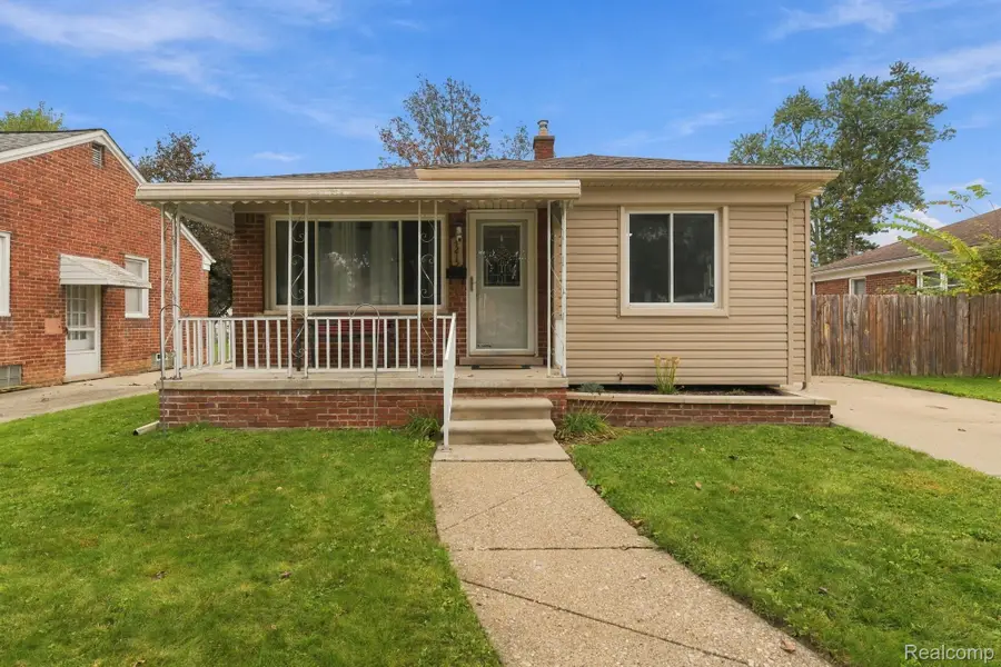 4215 Duplex AVE, Lincoln Park, MI 48146 - #2
