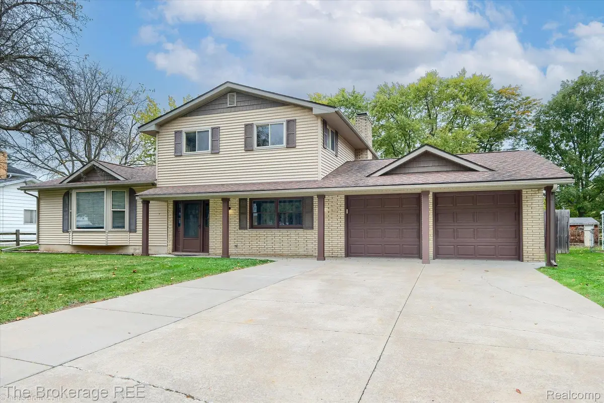 4450 Lindewood DR, Flint, MI 48473 - #1