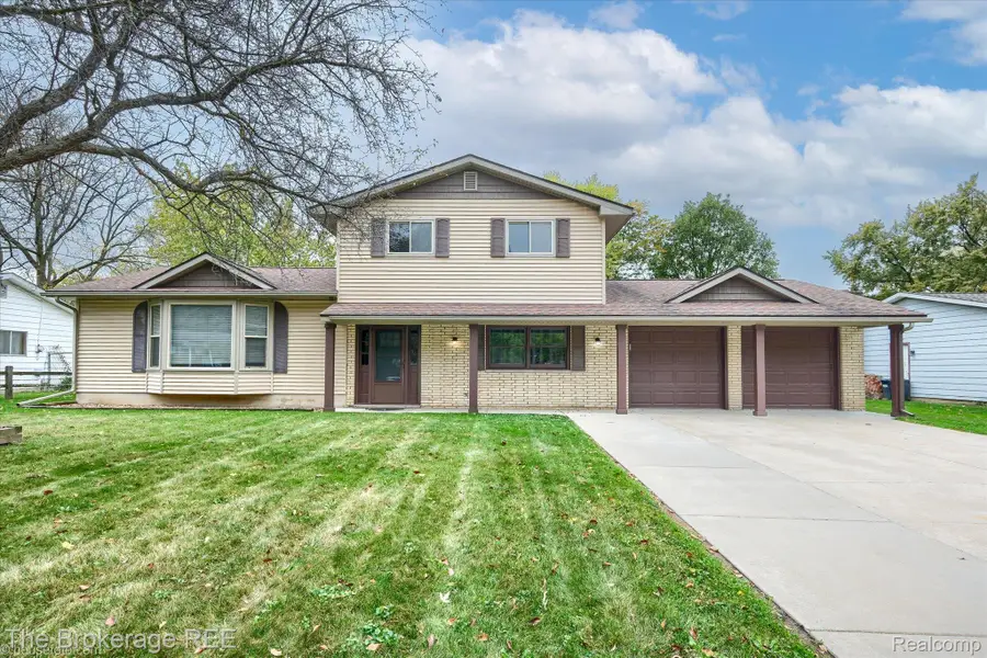 4450 Lindewood DR, Flint, MI 48473 - #2