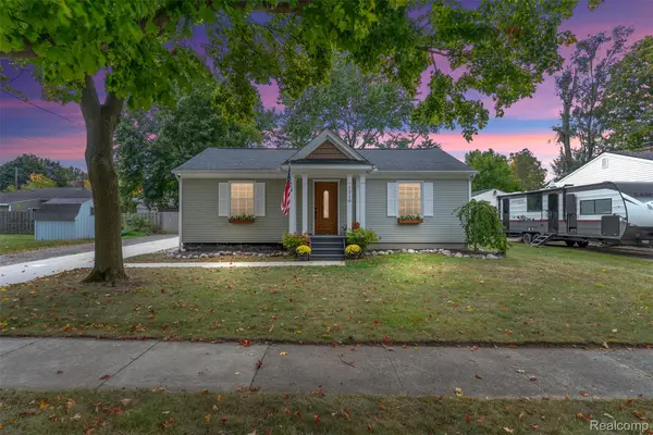 1210 Mildred ST, Flushing, MI 48433