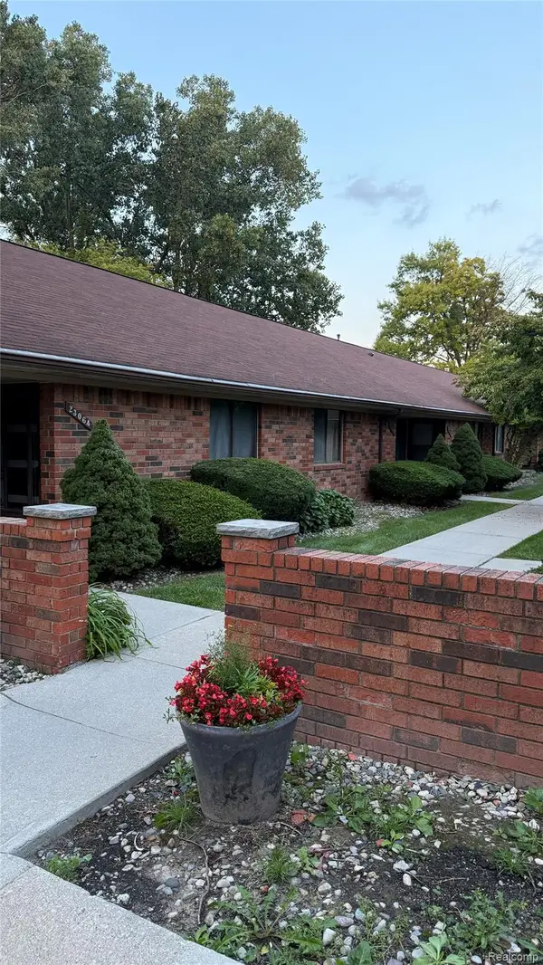 23062 Harrington ST, ClintonTwp, MI 48036