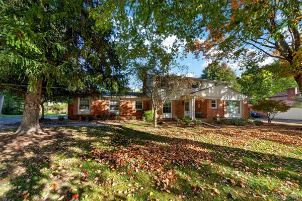 5533 Priory LN, BloomfieldHills, MI 48301