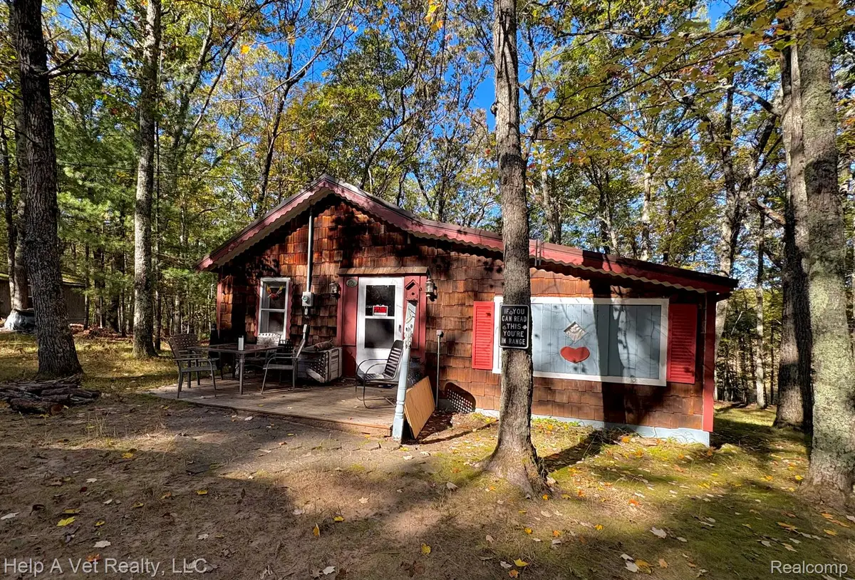 8187 W Gardner DR, Baldwin, MI 49304 - #1