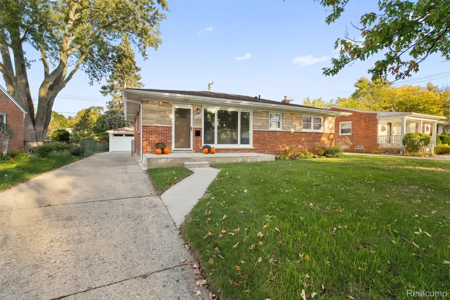 1437 Jeffery ST, Ypsilanti, MI 48198 - #2