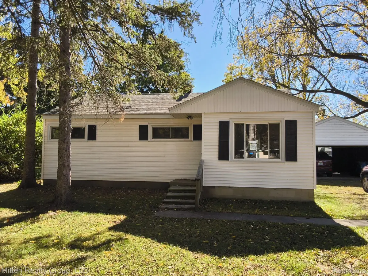 6169 Van Syckle AVE, Waterford, MI 48329 - #1