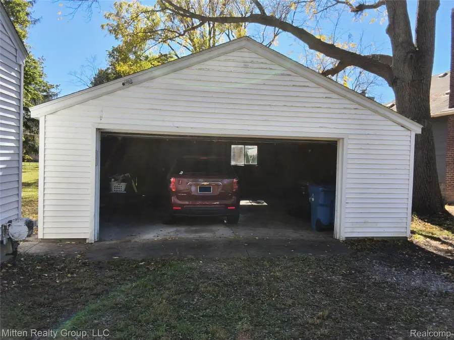 6169 Van Syckle AVE, Waterford, MI 48329 - #3