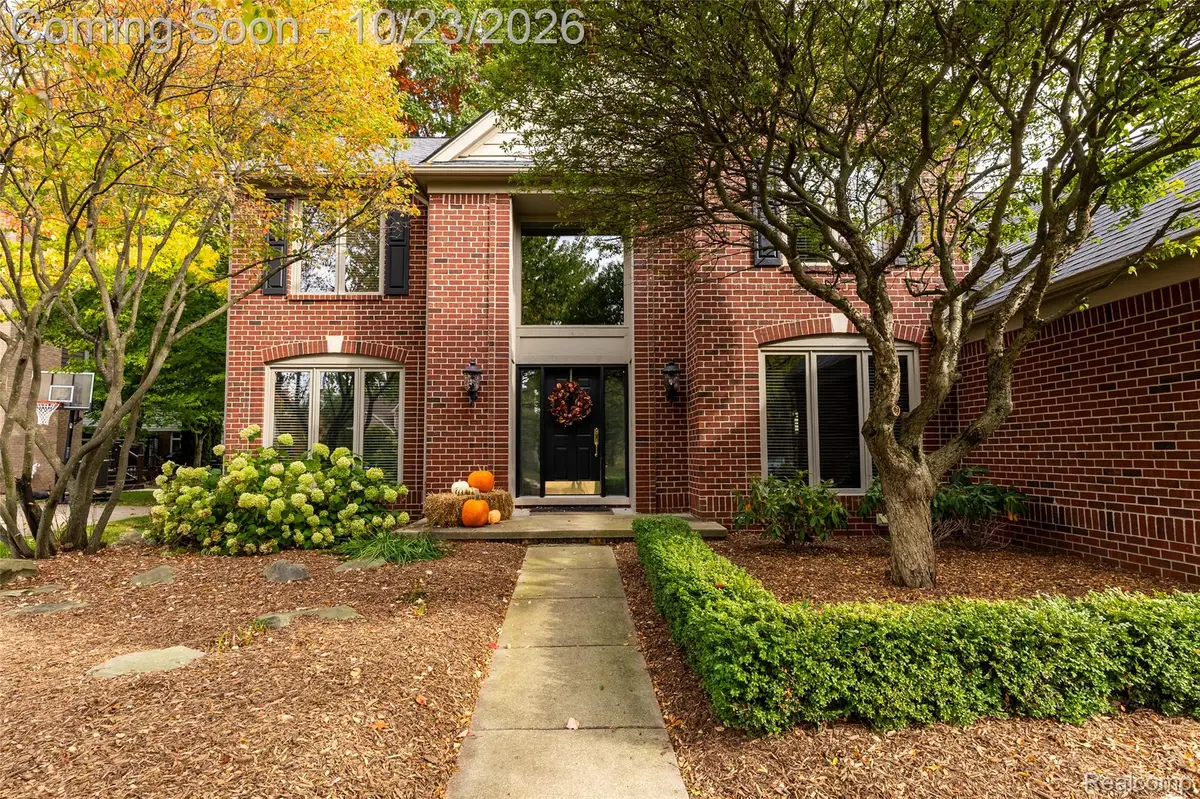 4118 Arcadia DR, Auburn Hills, MI 48326 - #1