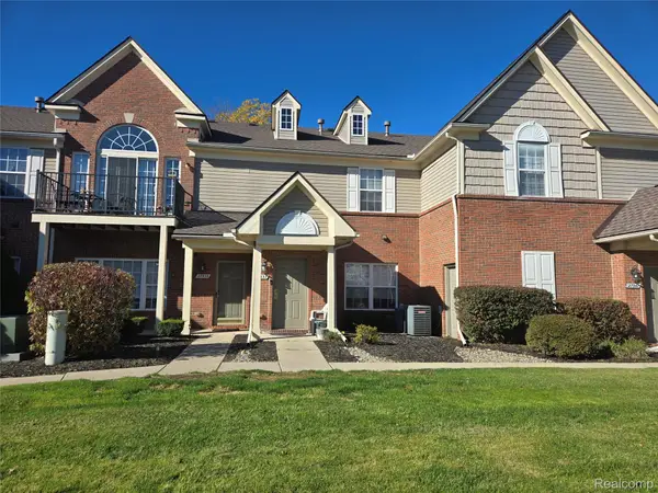 27337 Hidden Oaks DR, Trenton, MI 48183