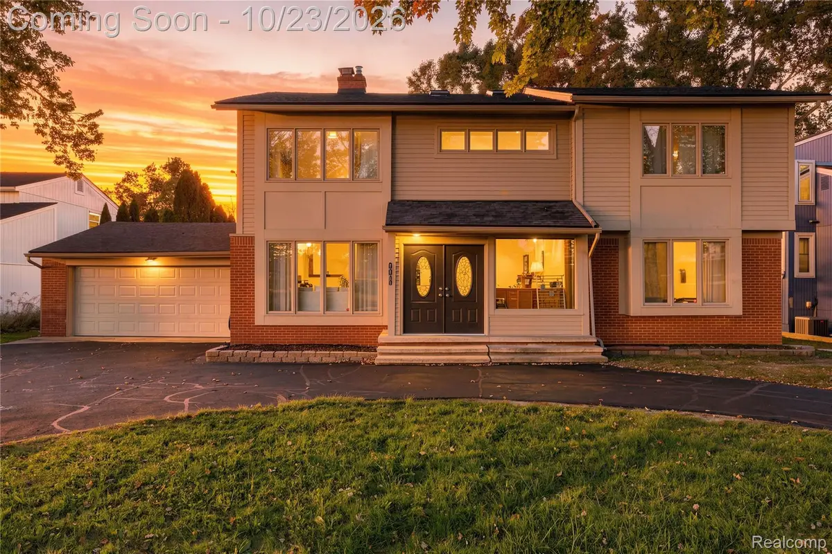 2110 Langham DR, West Bloomfield, MI 48323 - #1