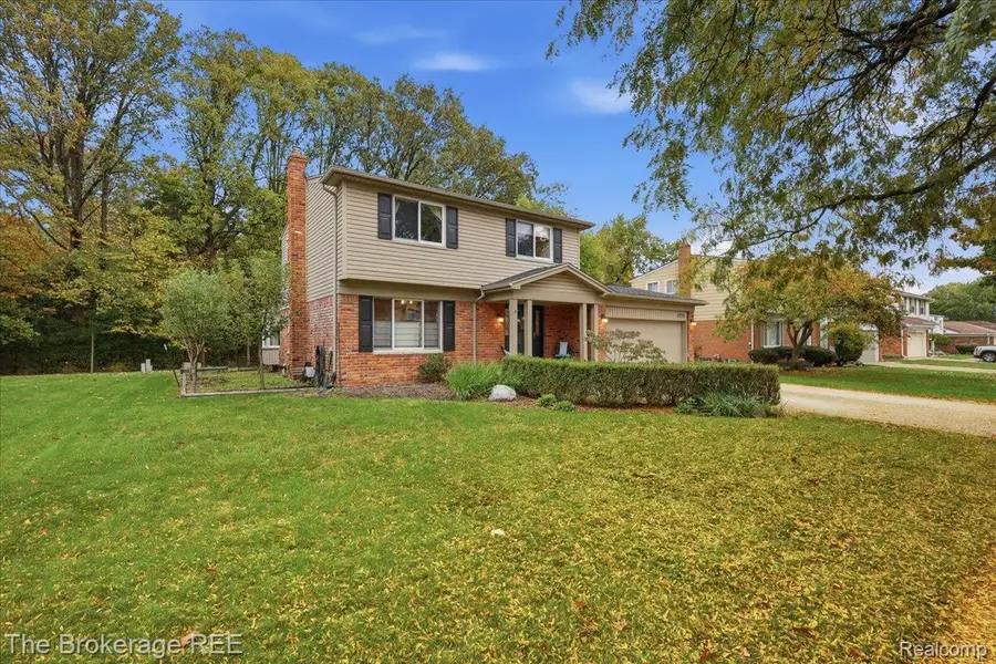 1795 N Lake DR, Troy, MI 48083 - #2
