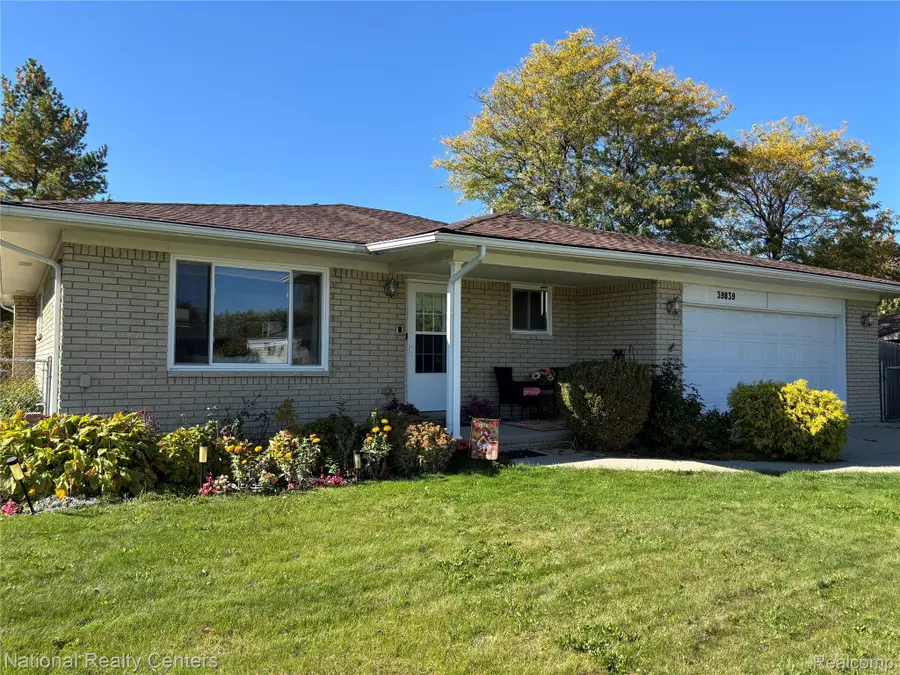 39839 Dorian DR, Sterling Heights, MI 48310 - #2