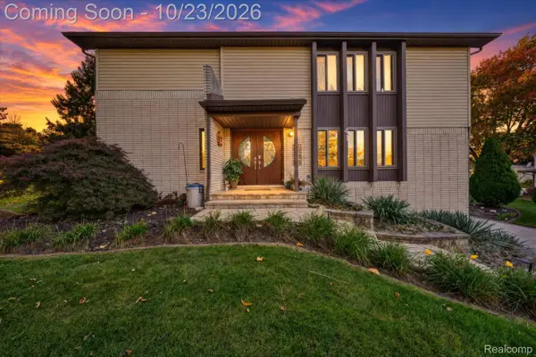 41 Hurondale DR, WhiteLake, MI 48386