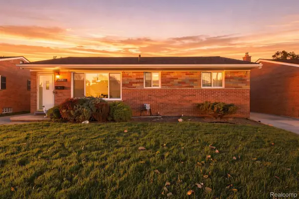 1734 Chaucer AVE, MadisonHeights, MI 48071