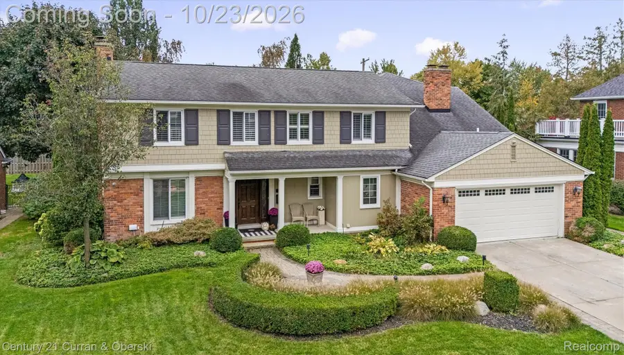 61 Roslyn RD, Village Of Grosse Pointe Shores, MI 48236 - #3
