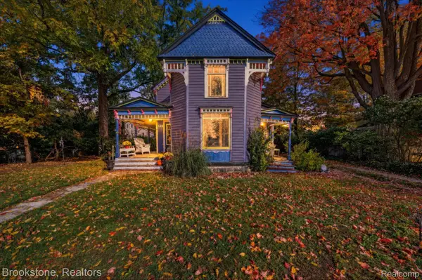 129 E Shadbolt ST, LakeOrion, MI 48362