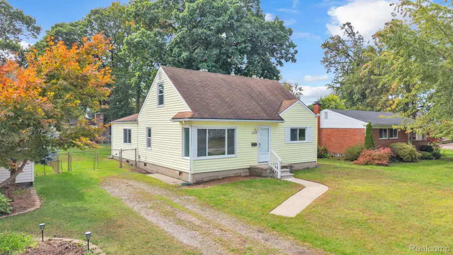 32239 Chester ST, Garden City, MI 48135 - #2
